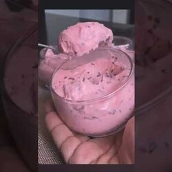 СДЕЛАЙ ДЛЯ ЛЮБИМОЙ КЛУБНИЧНЫЙ ДЕСЕРТ. Быстро, просто, вкусно и полезно. Насыщенный сливочный вкус.