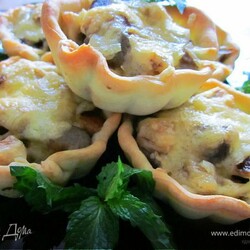 Как приготовить Тарталетки с грибами, курицей и сыром