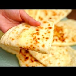 Никогда бы не подумала, что это ТАК вкусно! Всего лишь ВОДА + МУКА + ТВОРОГ! Очень вкусные лепешки!