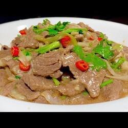 飯店大廚教你，「蔥爆牛肉」的正確做法，蔥香味濃郁，建議收藏！【阿朝哥美食】#蔥爆牛肉