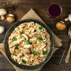 МИДИИ С ШАМПИНЬОНАМИ В СМЕТАННО-СЫРНОМ СОУСЕ - GoSlim!