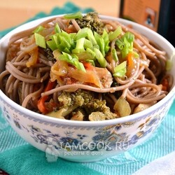 Лапша «вок» с курицей — рецепт с фото