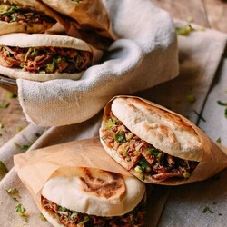 КИТАЙСКИЙ ГАМБУРГЕР, РОУ ЦЗЯ МО