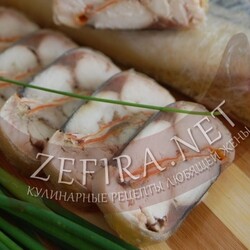 Рулет из скумбрии с морковью и шампиньонами