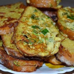 Вкусные гренки с сыром на завтрак