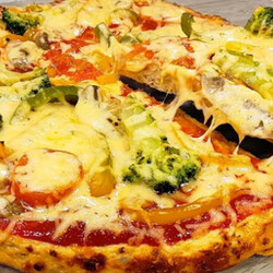 Готовлю сочную и вкусную пиццу без грамма муки: ем даже на ужин и не поправляюсь