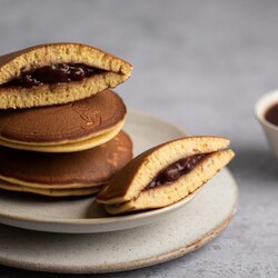 Как приготовить японские панкейки дораяки.