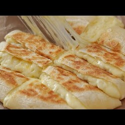 сырно-картофельный хлеб, запеченный на сковороде | Без духовки, без дрожжей, без яиц