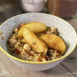Как приготовить Овсяная каша с яблоками, семечками и ягодами годжи