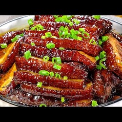 Тушеная свинина с овощами из чернослива