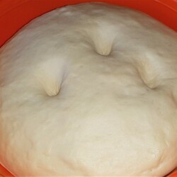 Универсальное дрожжевое тесто без яиц и молока