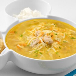 Куриный суп с лапшой на желтках