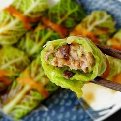 китайские голубцы на пару красивы, содержат мало углеводов и очень просты в приготовлении