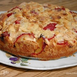 Как приготовить Шарлотка с малиной и сливами