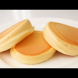 Fluffy and Delicious Japanese street food! $1 Cheap ingredients! Easy homemade Souffle pancake