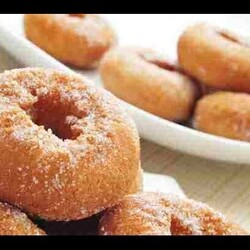 Воздушные пончики на кефире.