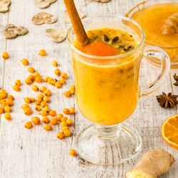 Облепиховый чай с корицей и имбирём - Лайфхакер