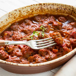 Фрикадельки в томатном соусе с сельдереем - рецепт приготовления с фото и видео