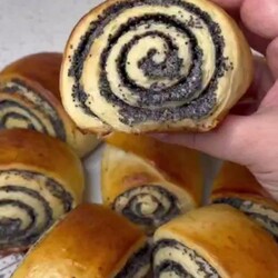 Булочки с маком