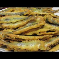 Как ВКУСНО ПОЖАРИТЬ мелкую рыбу? Очень просто и быстро - Мойва или Салака особенно хороши