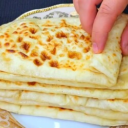 Всего лишь ВОДА + МУКА + ТВОРОГ! Никогда бы не подумала что это так вкусно! Очень вкусные лепешки!
