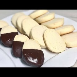 Lecker mit Kondensmilch, nur 3 Zutaten. Keine Eier, glutenfrei.