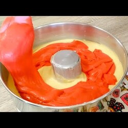 кекс с начинкой из пудинга с желе