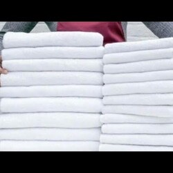 Положите уксус в стиральную машину вместе с полотенцами,и они станут  мягкими