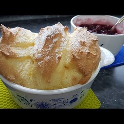 Salzburger Nockerln, Kirschsoße