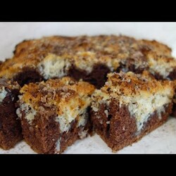 Jak zrobić ciasto czekoladowe z mlekiem skondensowanym i kokosem - Przepis Mamy Henia Foks