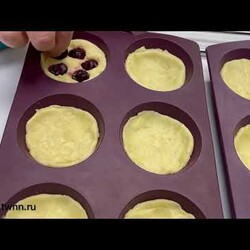 Пирожные с ягодами. Силиконовая форма Капкейки Tupperware