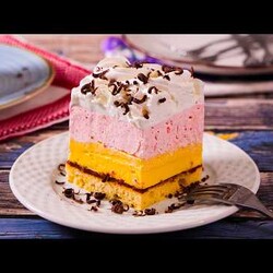 Kapri kocke - osvežavajući kolač sa jagodama i vanilom