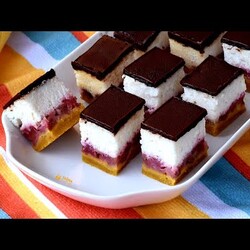 Kolač s jagodama i jogurtom recept