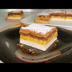 PREVRNUTI PLAZMA KOLAČ SA JABUKAMA