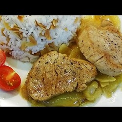 Polędwiczki duszone w cebuli