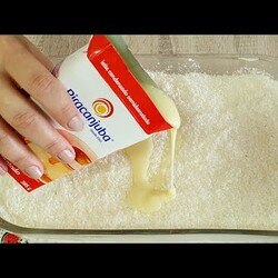 пирог с пудингом и сгущёнкой