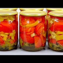 Ни разу не подвели, храню в квартире! ДВА РЕЦЕПТА из маминого блокнота! Салаты из помидоров НА ЗИМУ