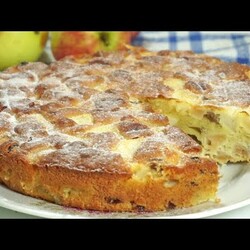 Пирог с яблоками и изюмом. Вкусно и просто.