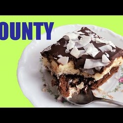 CIASTO KOKOSOWE A LA BOUNTY (z budyniem i czekoladą, na biszkopcie) | Przepis na ciasto z kokosem