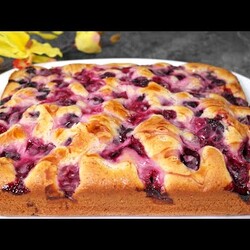 Rezept von meiner Oma! Es dauert nur 10 Minuten! Вишнёвый пирог