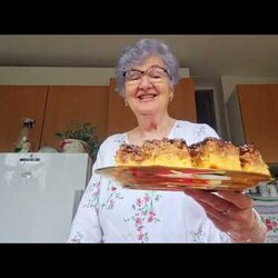 Jabuke i plazma ovaj kolač čine tako sočnim bolje reći fantastičnim  ,   uvek  se traži  komad više