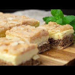 Biszkopt orzechowy z jabłkami