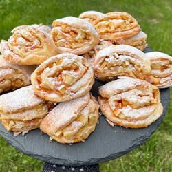 Biscotti in 1 minuto с яблоком и джемом