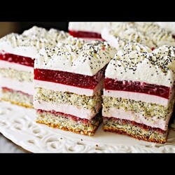 Świąteczne ciasto śmietanowe WIŚNIOWIEC z makiem – PRZEPIS – Mała Cukierenka