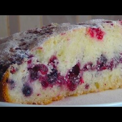 Обалденно вкусный сметанный пирог с ягодами (Sour creampie with berries