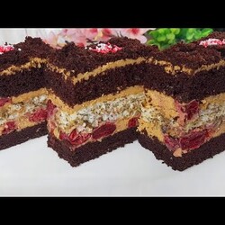 CIASTO WIŚNIOWE PRZEKŁADANE PYSZNYM KREMEM - IDEALNE NA DZIEŃ KOBIET - PRZEPIS BOMBOWA KUCHNIA