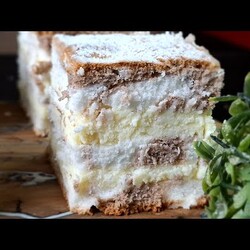 Nowe domowe ciasto w 30 minut, które rozpływa się w ustach! Pyszny i łatwy!