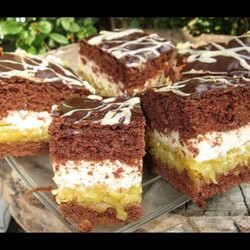 Ciasto Kilimandżaro z jabłkami-kakaowe z kremem, masą jabłkową i polewą-pyszne i łatwe