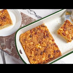 Bogati seljački kolač sa jabukama i orasima