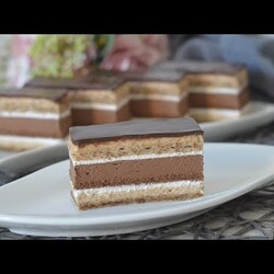 Torta za veliko društvo. Stvorena za razna slavlja.